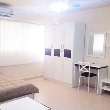 Condo P1 IMPACT Nonthaburi Esterno foto